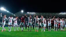 Jugadores del Milan celebran el pase a la Champions