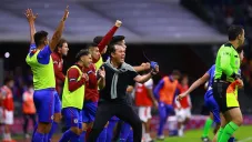 Juan Reynoso festeja el gol contra Pachuca