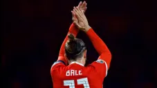 Bale celebra con la selección de Gales