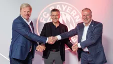 Rummenigge y Oliver Kahn tras anunciar su salida