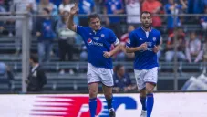 Cruz Azul: Carlos Hermosillo recibió playera conmemorativa por el título Guardianes 2021