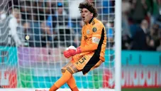 Memo Ochoa en festejo de gol