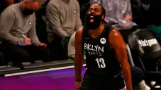 James Harden se lesionó en el juego