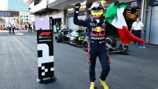 Sergio 'Checo' Pérez celebra su triunfo en el GP Azerbaiyán
