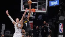 Kevin Durant, en acción ante los Bucks