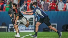 Video: Aficionado se lanzó de un balcón en transmisión del México vs Estados Unidos