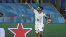 Lorenzo Insigne festeja su gol con Italia