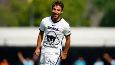 Alek Álvarez en acción con Pumas Sub 18