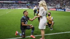 Dotson se comprometió con su novia