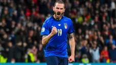 Leonardo Bonucci durante un duelo con Italia