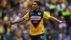 Salvador Cabañas en partido con América
