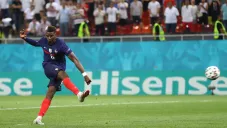 Paul Pogba durante un partido con Francia