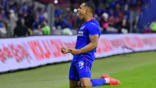 Yotún festeja un gol con La Máquina