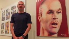 Andrés Iniesta durante una exposición