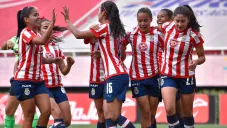 Jugadoras del Rebaño celebran una diana