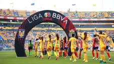 Jugadoras de Chivas y Tigres previo a la Final