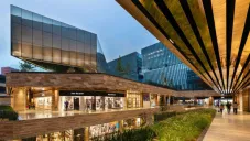 Interior de la Plaza Artz Pedregal