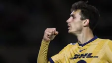 Juan Ignacio Dinenno en festejo con Pumas