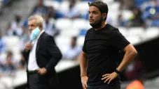 Nicolás Larcamón durante el duelo ante Rayados