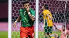 Alexis Vega en festejo con el Tricolor