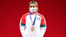 Aremi Fuentes con la medalla de bronce en los Juegos Olímpicos de Tokio 2020