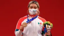 Aremi Fuentes con su medalla de bronce