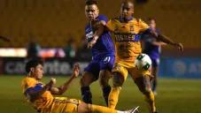 Carlos Salcedo y Chaka Rodríguez en acción con Tigres