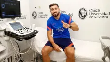 Héctor Herrera realizando su reconocimiento médico