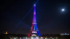 Lionel Messi: Habrían reservado Torre Eiffel para presentación de La Pulga con el PSG