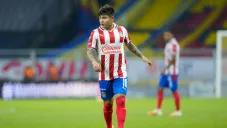 Eduardo López durante un partido con Chivas
