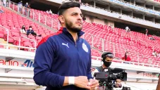 Alexis Vega previo a un partido con Chivas