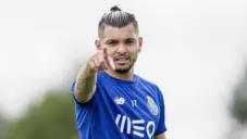 Tecatito Corona en un entrenamiento del Porto