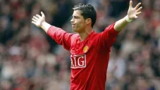 Cristiano Ronaldo en un partido con el Manchester United