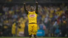Chucho Benítez en festejo como jugador del América