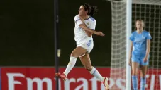 Robles festeja el tanto del empate