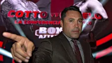 Óscar de la Hoya en una conferencia de prensa