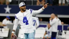 Dak Prescott durante un partido con Cowboys