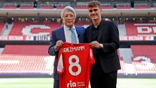 Enrique Cerezo y Antoine Griezmann durante su presentación