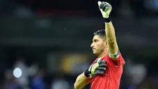 Jesús Corona en un partido con el Cruz Azul