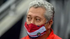 Víctor Manuel Vucetich durante partido de las Chivas