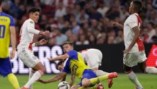 Edson Álvarez durante partido con el Ajax frente al Cambuur en la Eredivisie