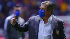 Miguel Herrera en un partido con Tigres