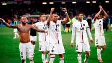 Jugadores del PSG celebran victoria vs Metz