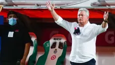 Víctor Manuel Vucetich en partido con Chivas