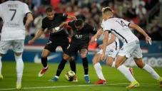 Mbappé contra Neymar durante partido de la Ligue 1