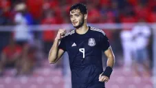 Raúl Jiménez en un partido con la Selección Mexicana