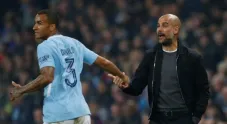Danilo y Guardiola con Manchester City