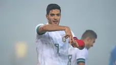 Raúl Jiménez en partido con la Selección