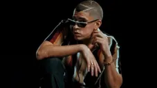 Bad Bunny en una sesión de fotos