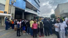 Aficionados esperando al América